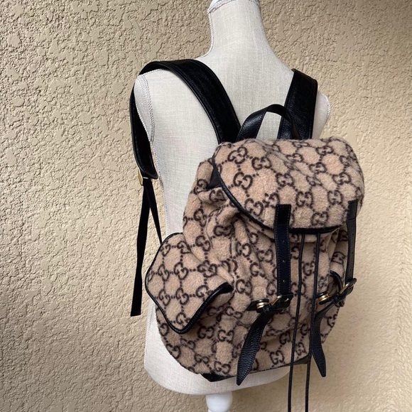 FLASHSALE ❤️‍🔥 RARE Authentic Gucci GG Logo Backpack - Picture 2 of 4